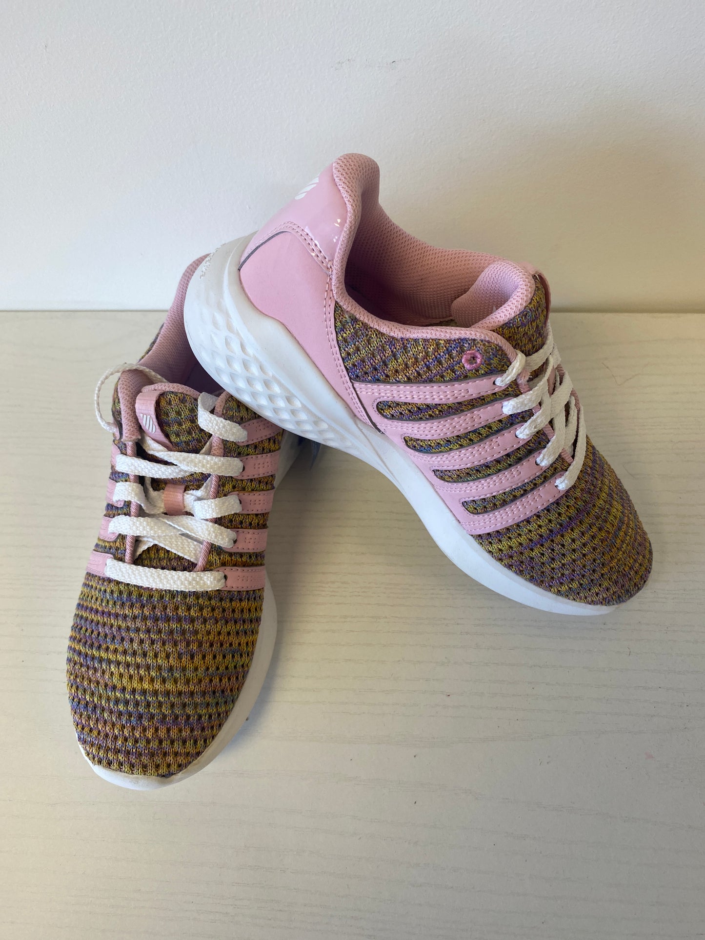 Women’s KSwiss - 6.5W